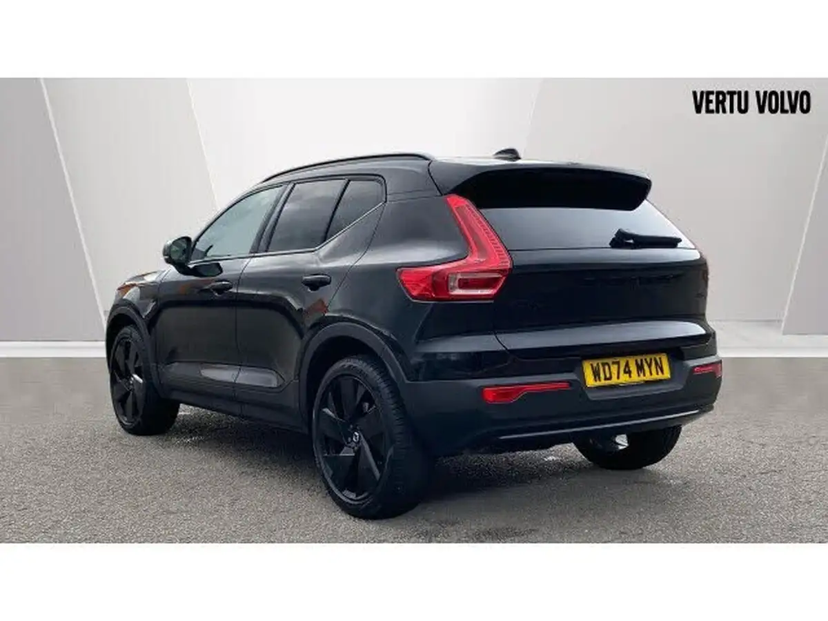 2024-volvo-xc40-20-b3-ultra-black-edition-big-1