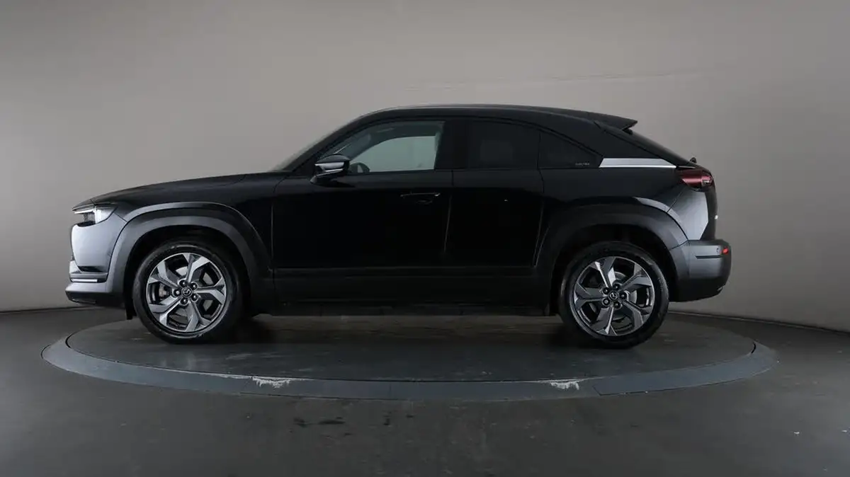 2021-mazda-mx-30-e-sport-lux-big-20