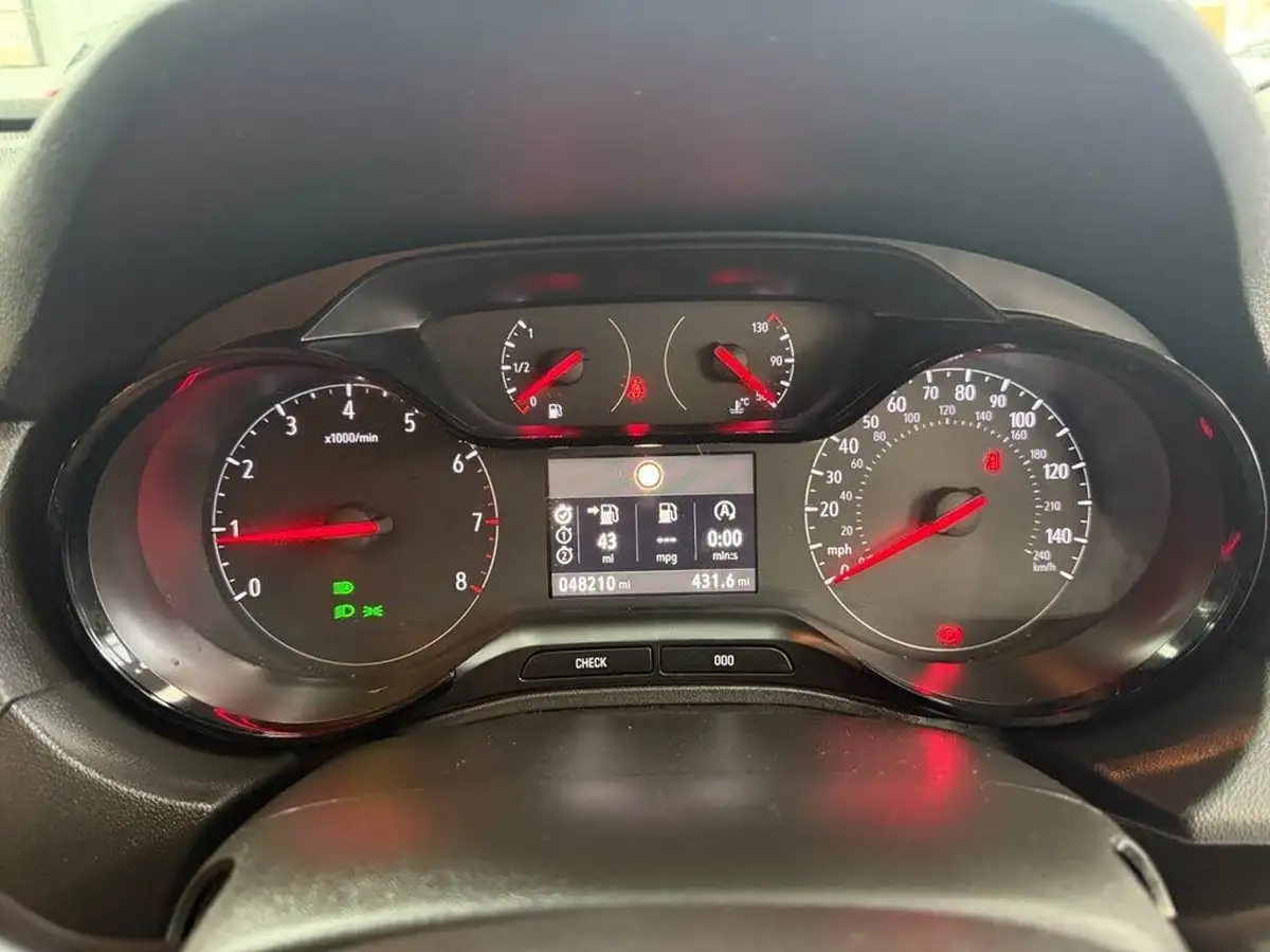 2020-vauxhall-grandland-x-12-se-premium-big-29