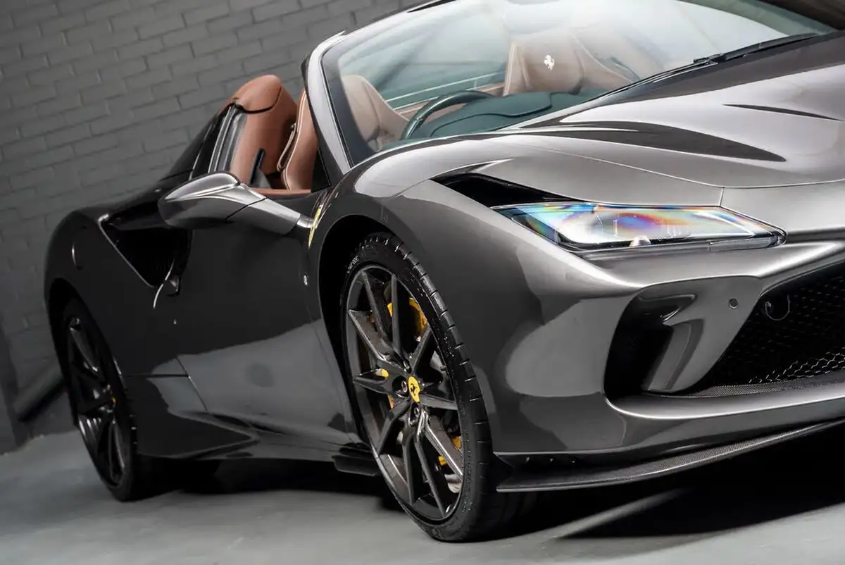 2021-ferrari-f8-spider-big-21