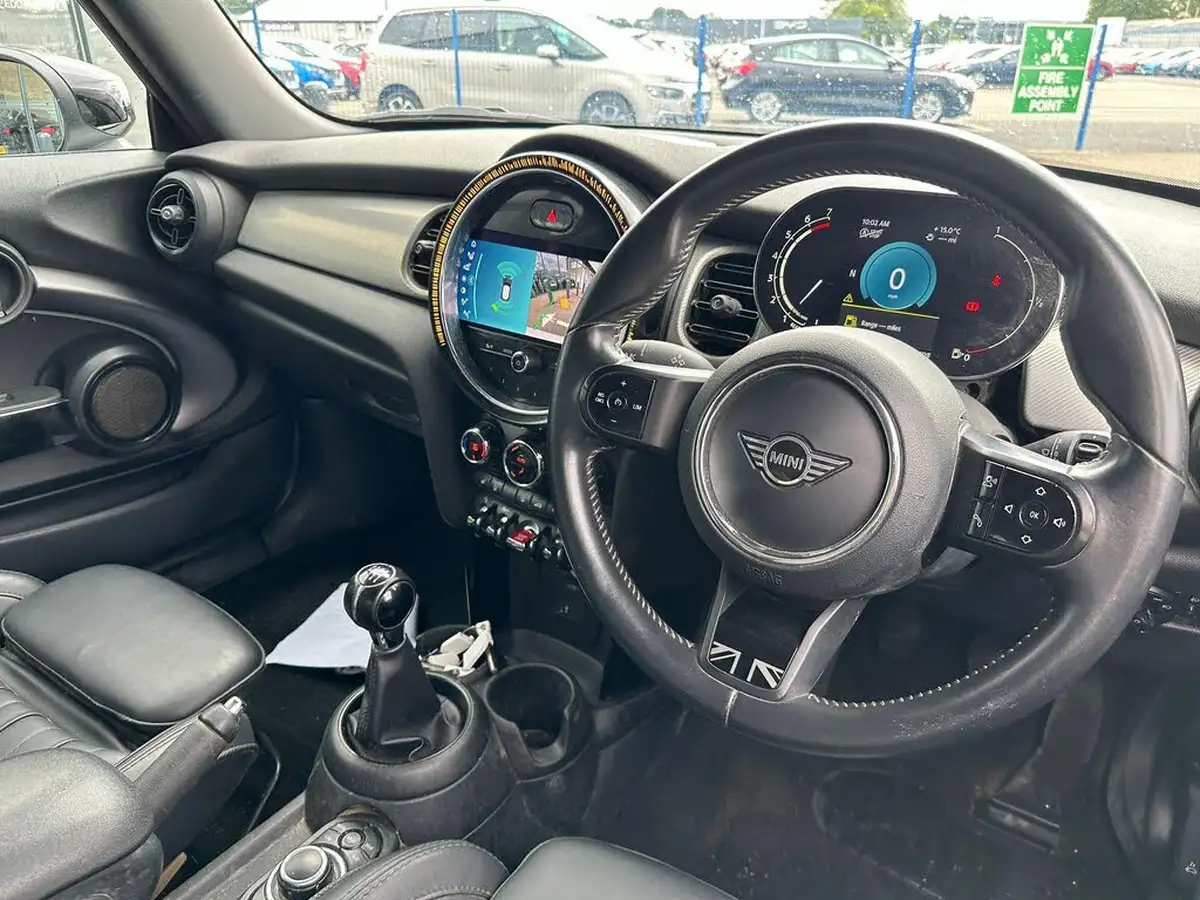 2021-mini-cooper-15-cooper-exclusive-hatchback-3d-big-2
