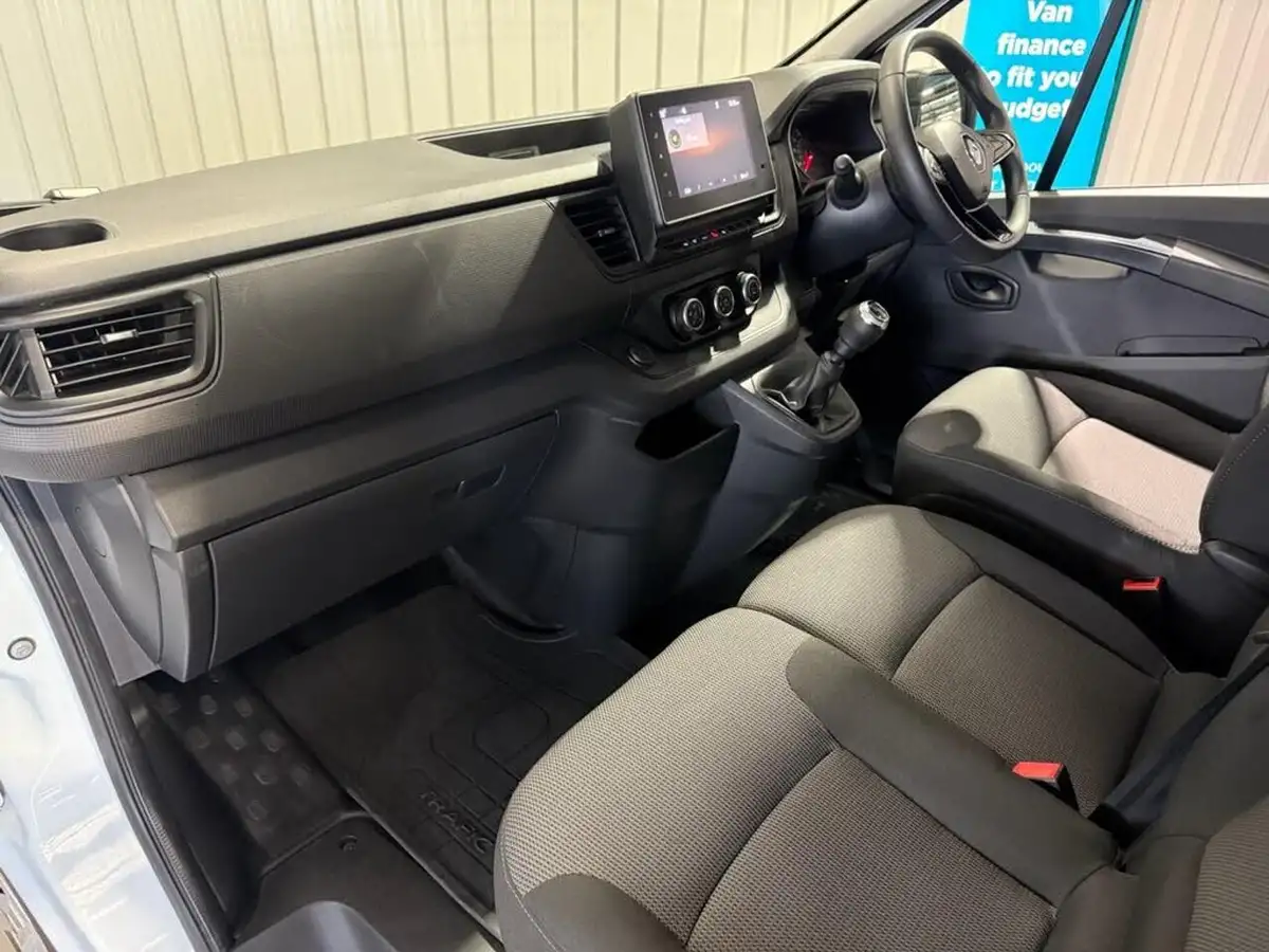 2022-renault-trafic-20dci-sl28-130-business-big-3