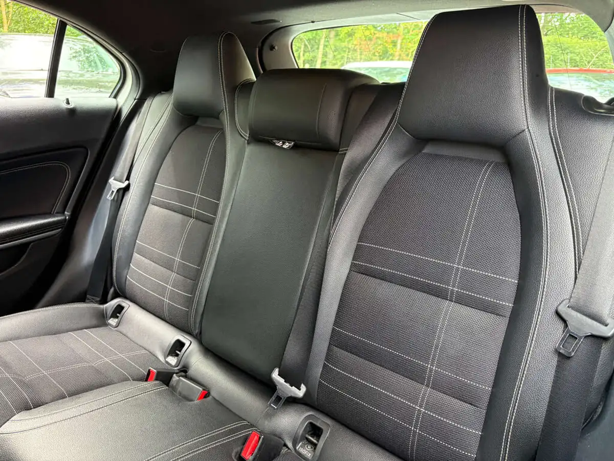 2015-mercedes-benz-a-class-15-cdi-a180-sport-109ps-big-38