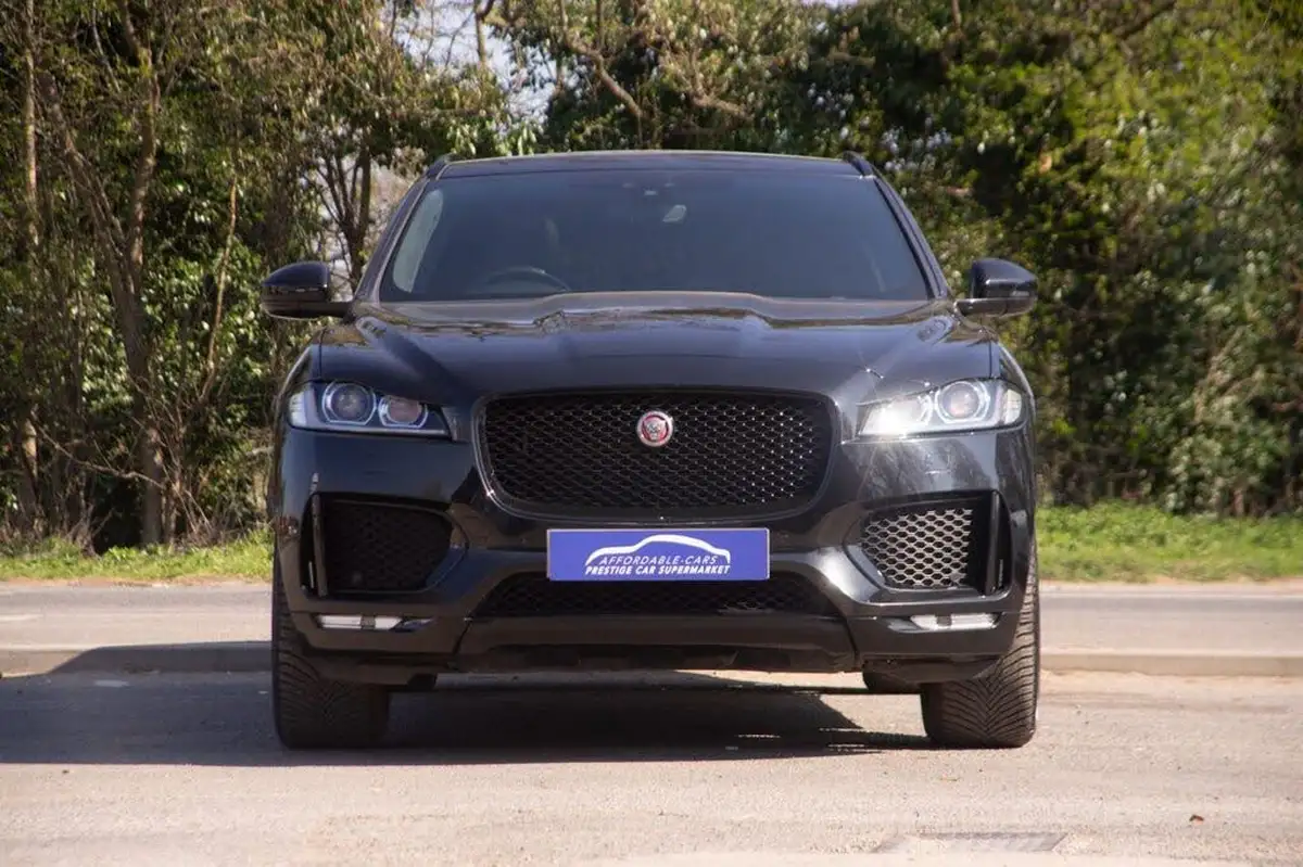 2019-jaguar-f-pace-20-i4d-chequered-flag-180ps-big-3