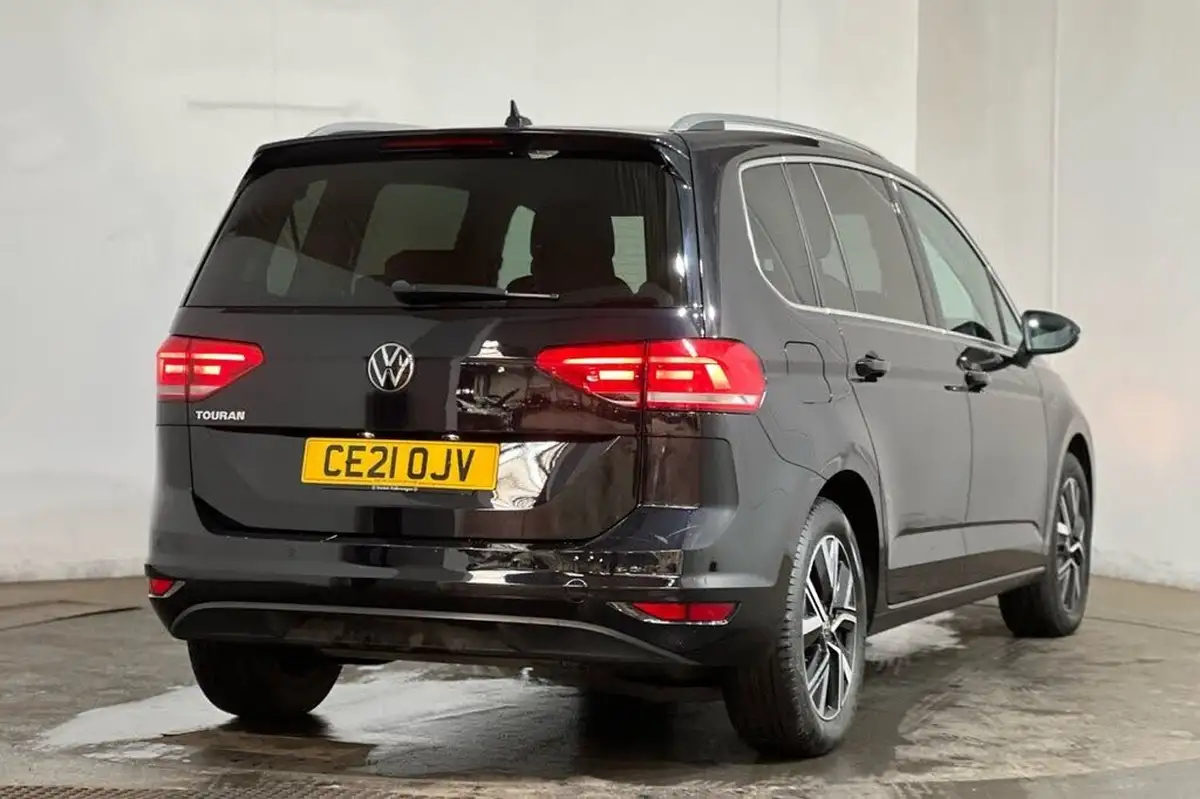 2021-volkswagen-touran-15-tsi-sel-big-23