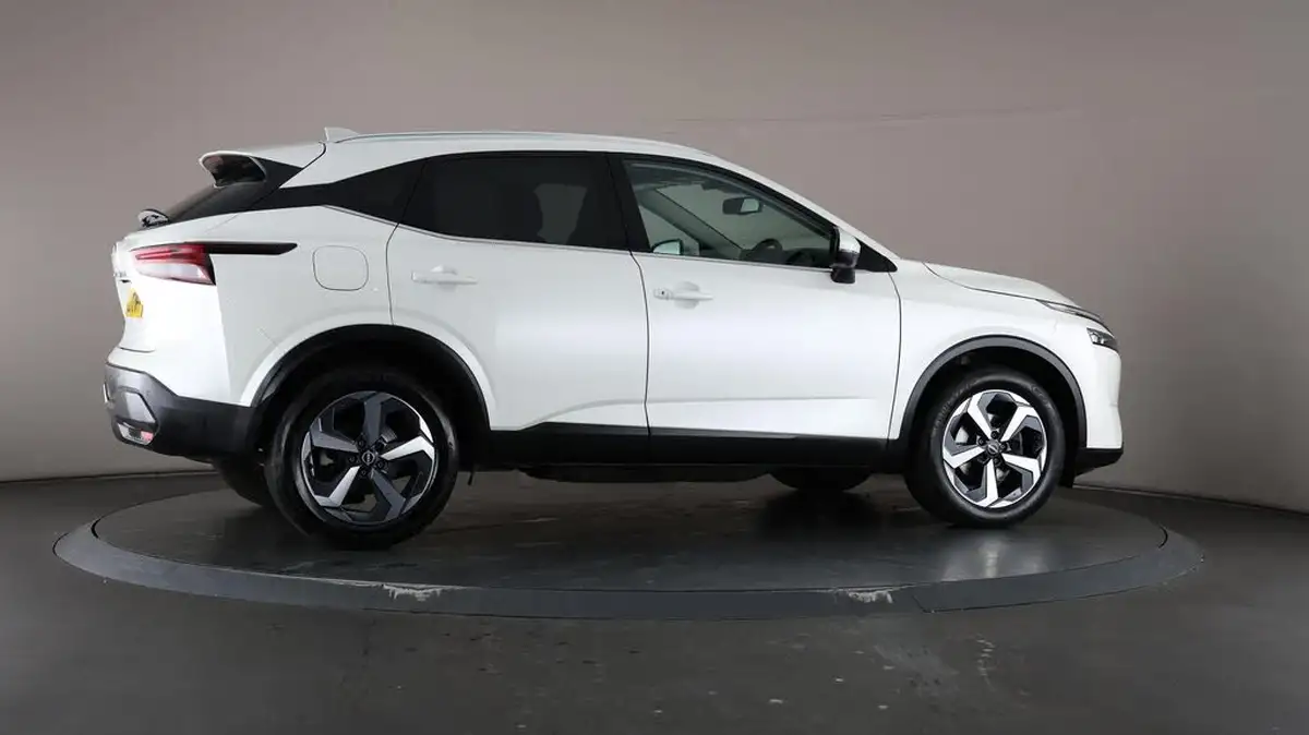 2022-nissan-qashqai-13-dig-t-n-connecta-140ps-big-61