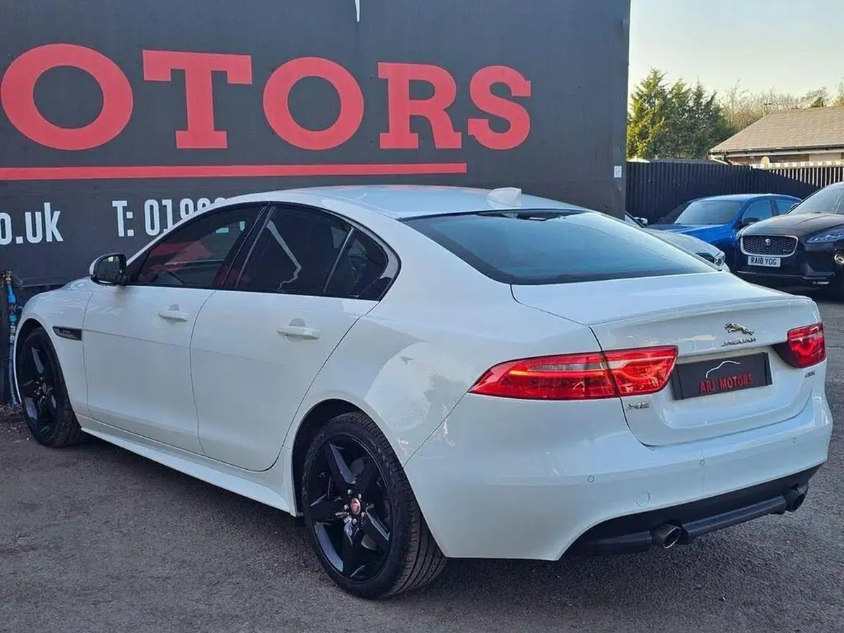 2018-jaguar-xe-20i-r-sport-200ps-1997cc-big-26