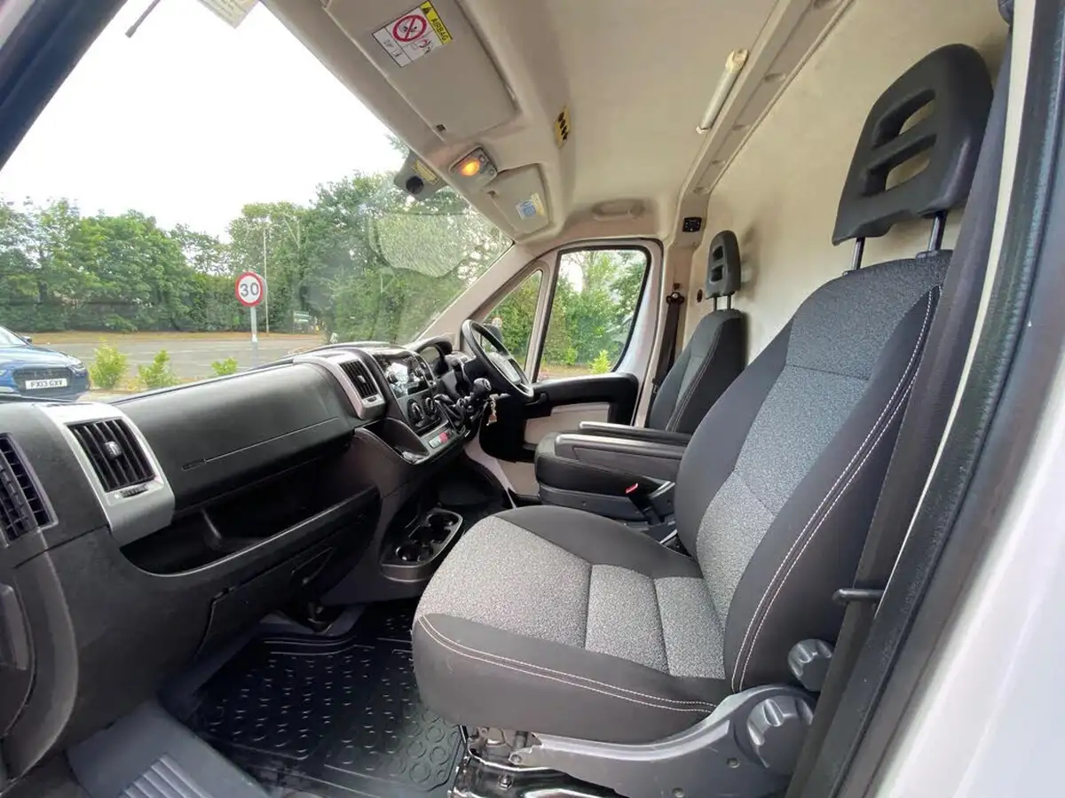 2017-fiat-ducato-20td-35-lh2-panel-big-10