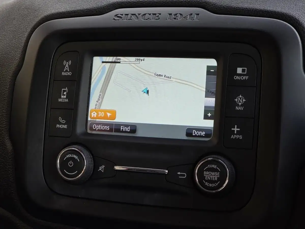 2016-jeep-renegade-14-multiair-ii-longitude-big-21