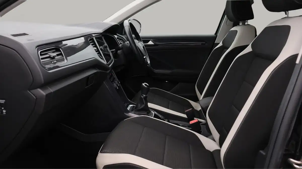 2019-volkswagen-t-roc-15-tsi-se-big-14