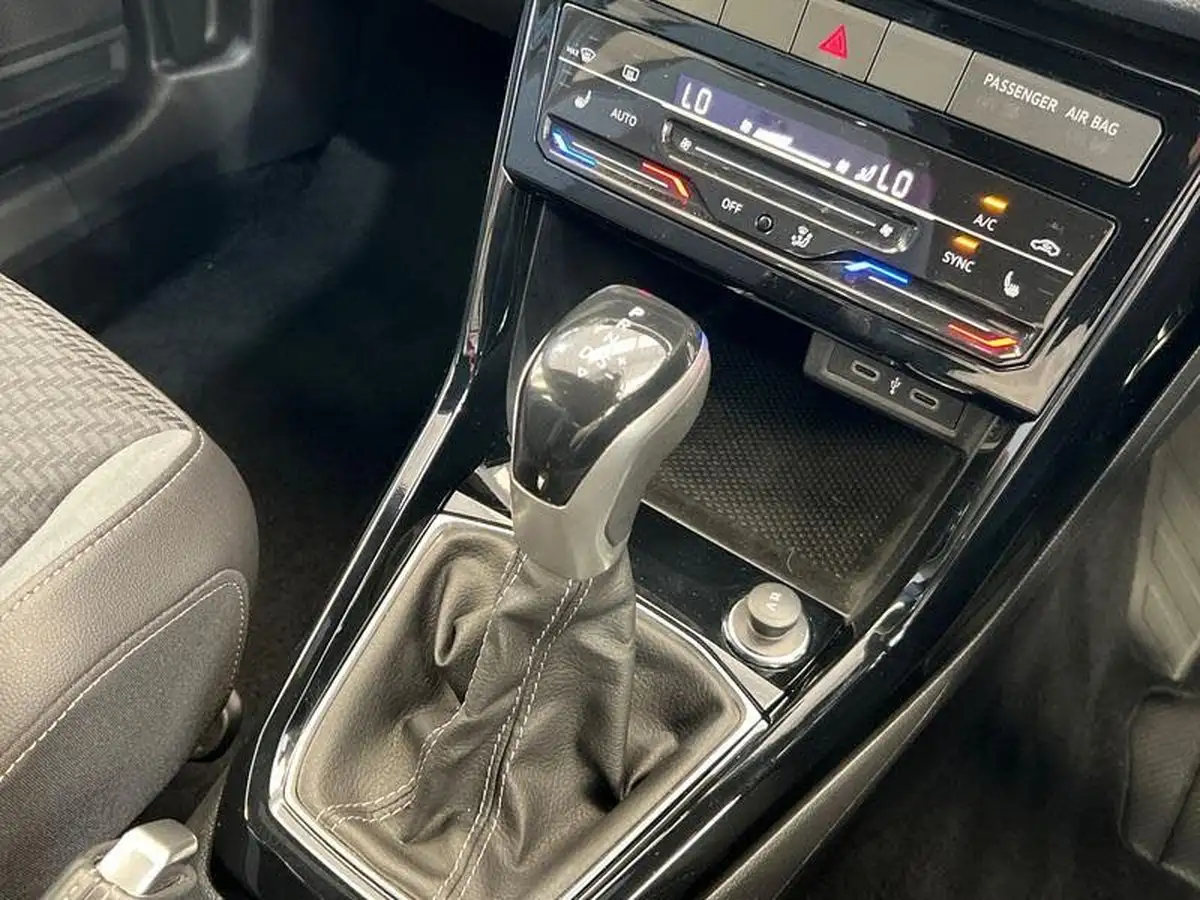 2022-volkswagen-t-cross-15-tsi-r-line-big-21