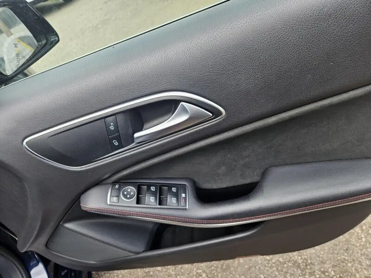 2017-mercedes-benz-a-class-15d-a180d-amg-line-ss-7g-dct-big-13