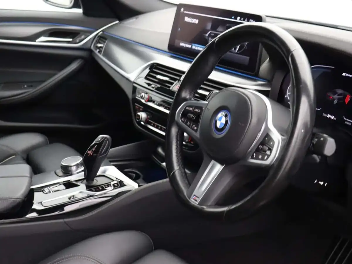 2022-bmw-5-series-20-530e-m-sport-saloon-4d-big-18