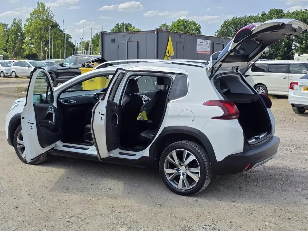 2019-peugeot-2008-suv-12-puretech-allure-110bhp-eat6-big-10