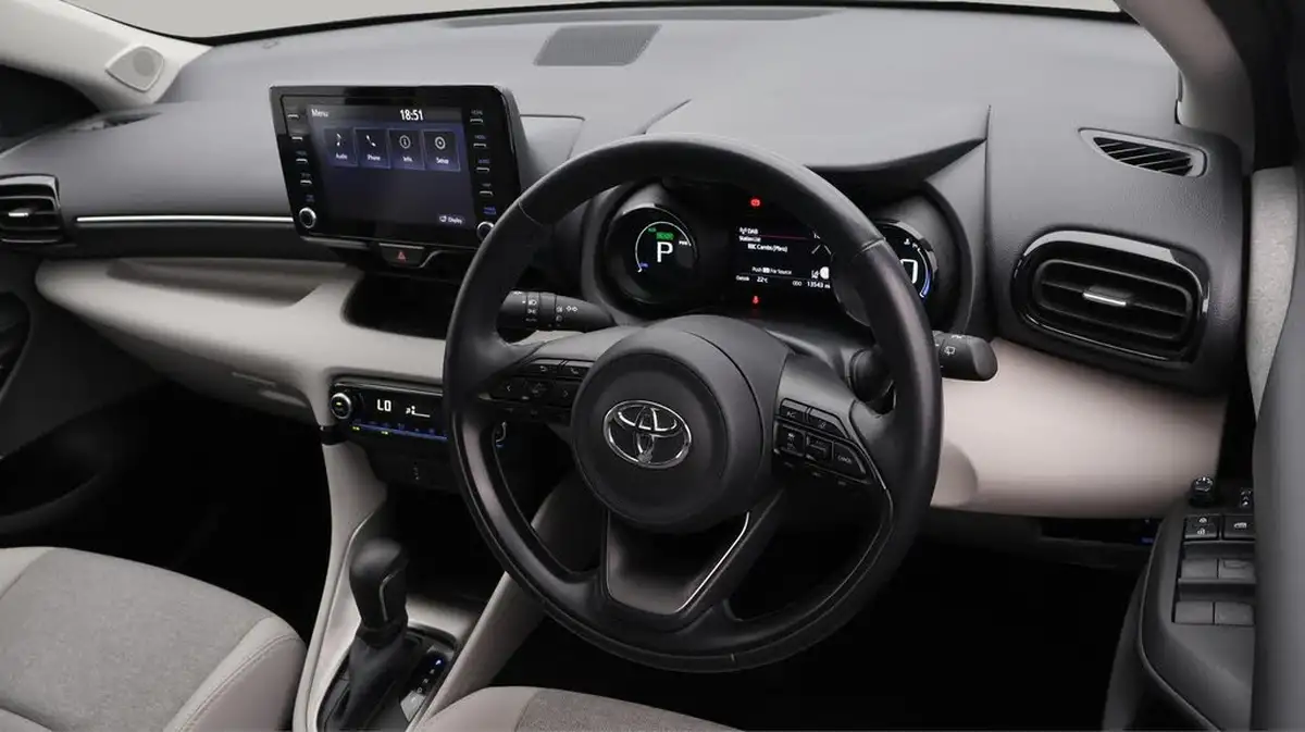 2022-toyota-yaris-15-vvt-i-excel-big-9