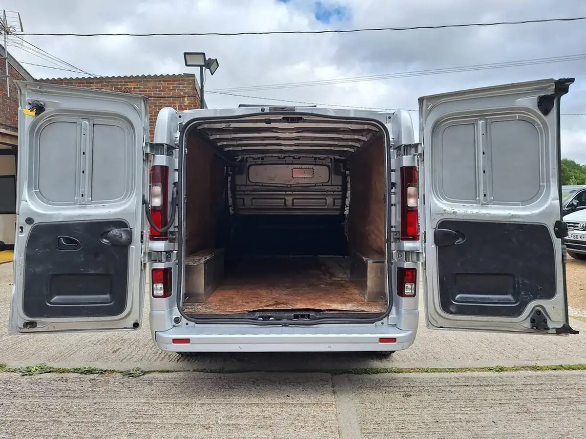 2017-vauxhall-vivaro-16cdti-sportive-2900-l2h1-125pseu6-biturbo-ss-ecotec-panel-big-12