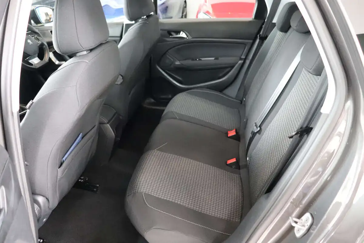 2018-peugeot-308-sw-15-bluehdi-active-15-bluehdi-130bhp-big-28