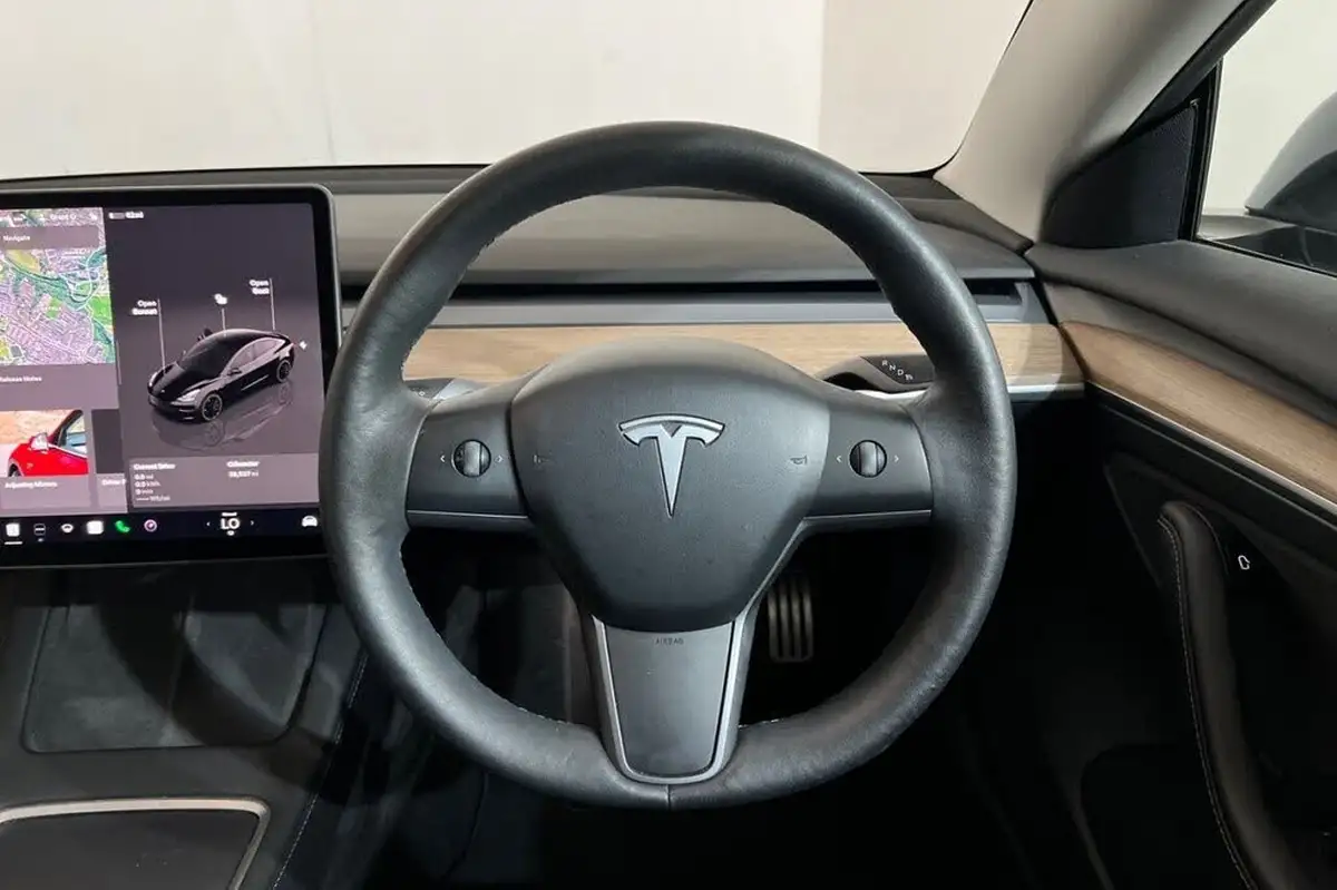 2022-tesla-model-3-e-performance-big-14