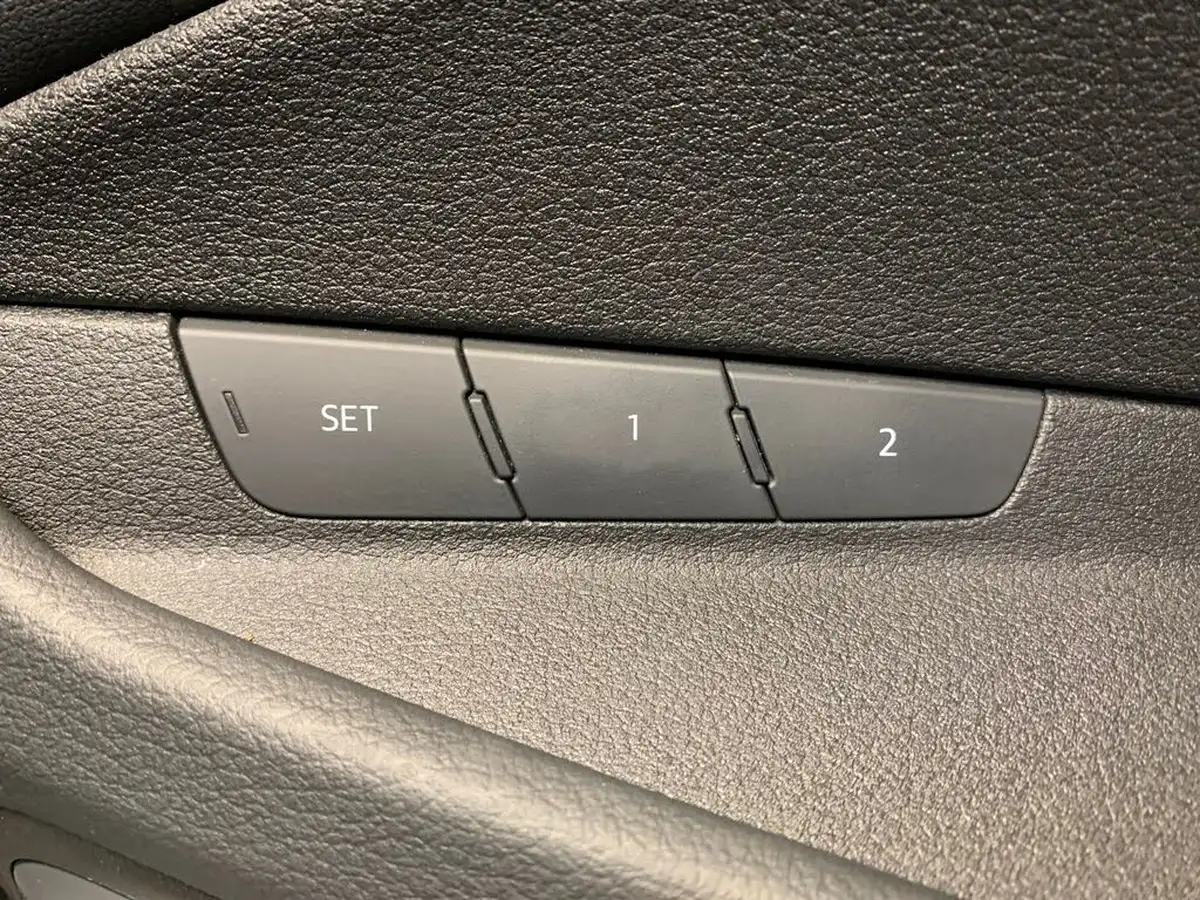 2022-audi-e-tron-50e-technik-station-wagon-big-17