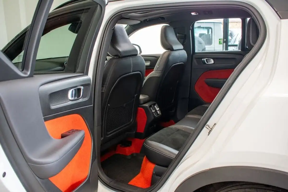 2018-volvo-xc40-20-t5-first-edition-big-16