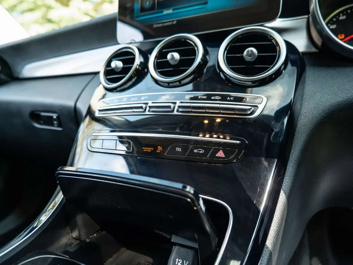 2019-mercedes-benz-c-class-15-c200-sport-ss-estate-5d-big-32