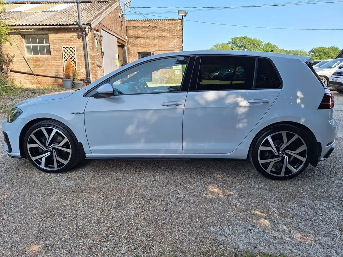 2017-volkswagen-golf-20tdi-gtd-ss-hatchback-5d-big-3