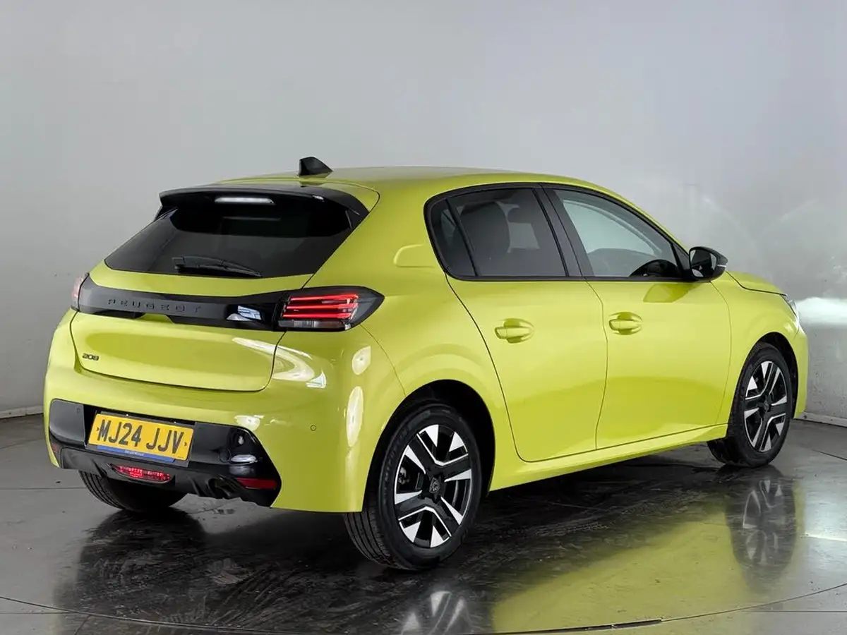 2024-peugeot-208-12-puretech-allure-big-6