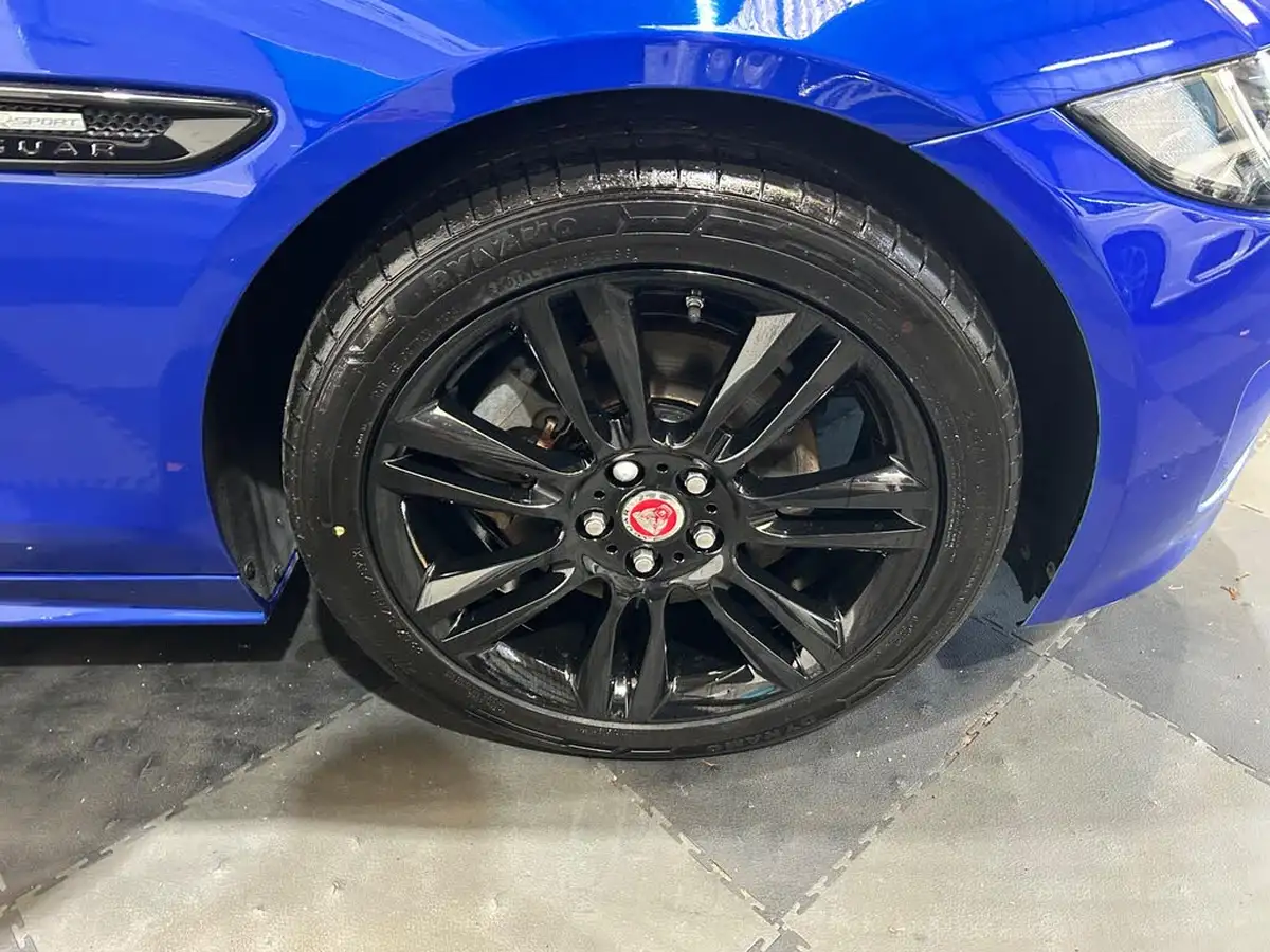 2018-jaguar-xe-20d-r-sport-180ps-1999cc-auto-big-21