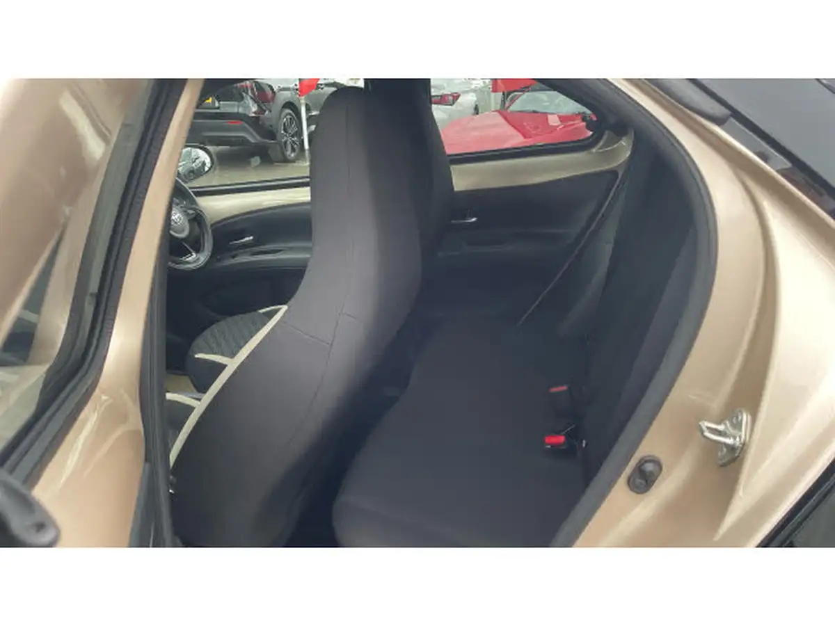 2023-toyota-aygo-x-10-vvt-i-edge-cvt-big-12