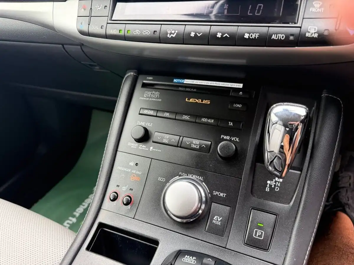 2012-lexus-ct-200h-18-se-l-premier-big-31