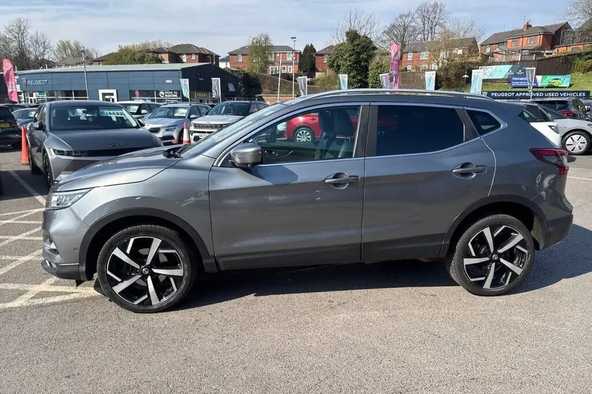 2017-nissan-qashqai-16-dig-t-tekna-big-32