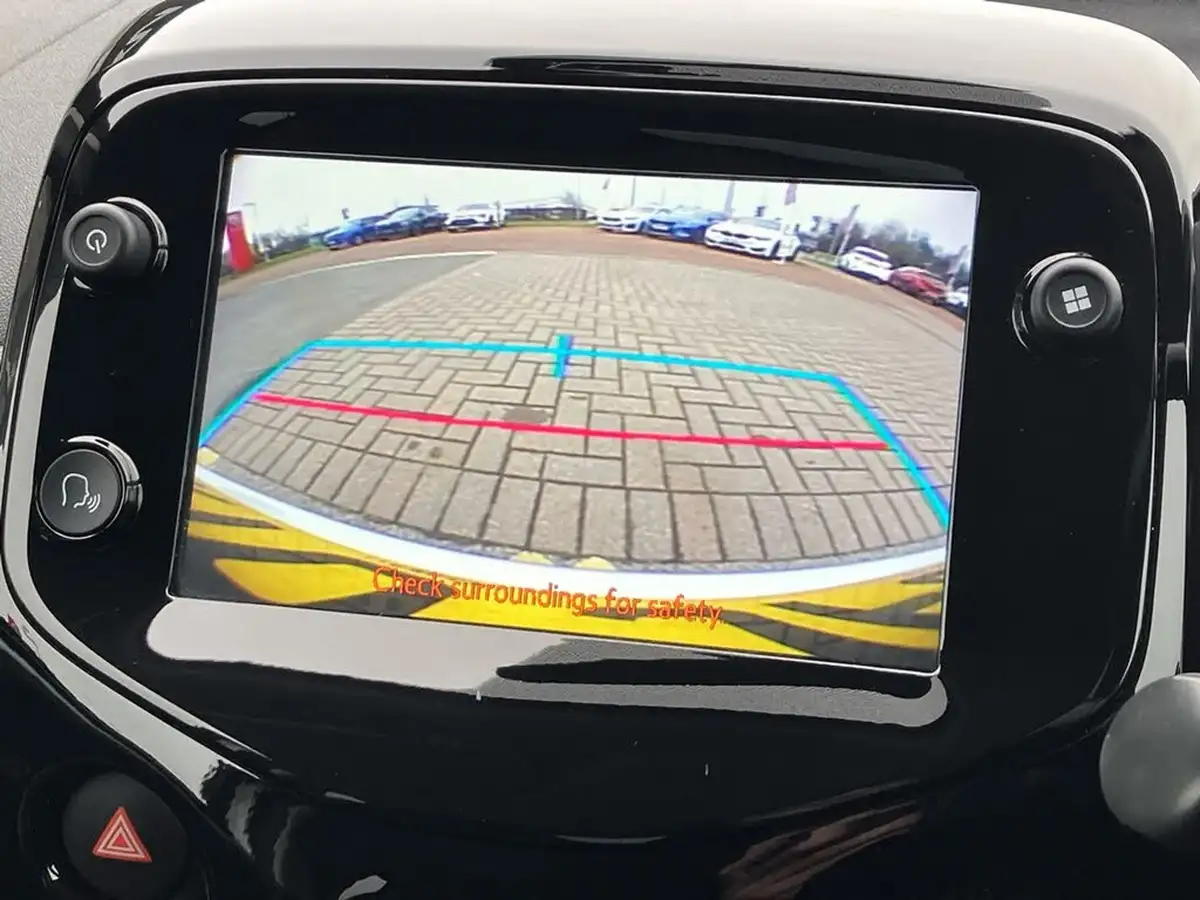 2020-citroen-c1-10-vti-flair-ss-5d-big-43