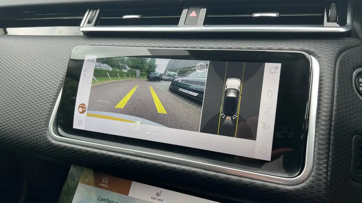 2022-land-rover-range-rover-velar-20-d200-velar-big-11