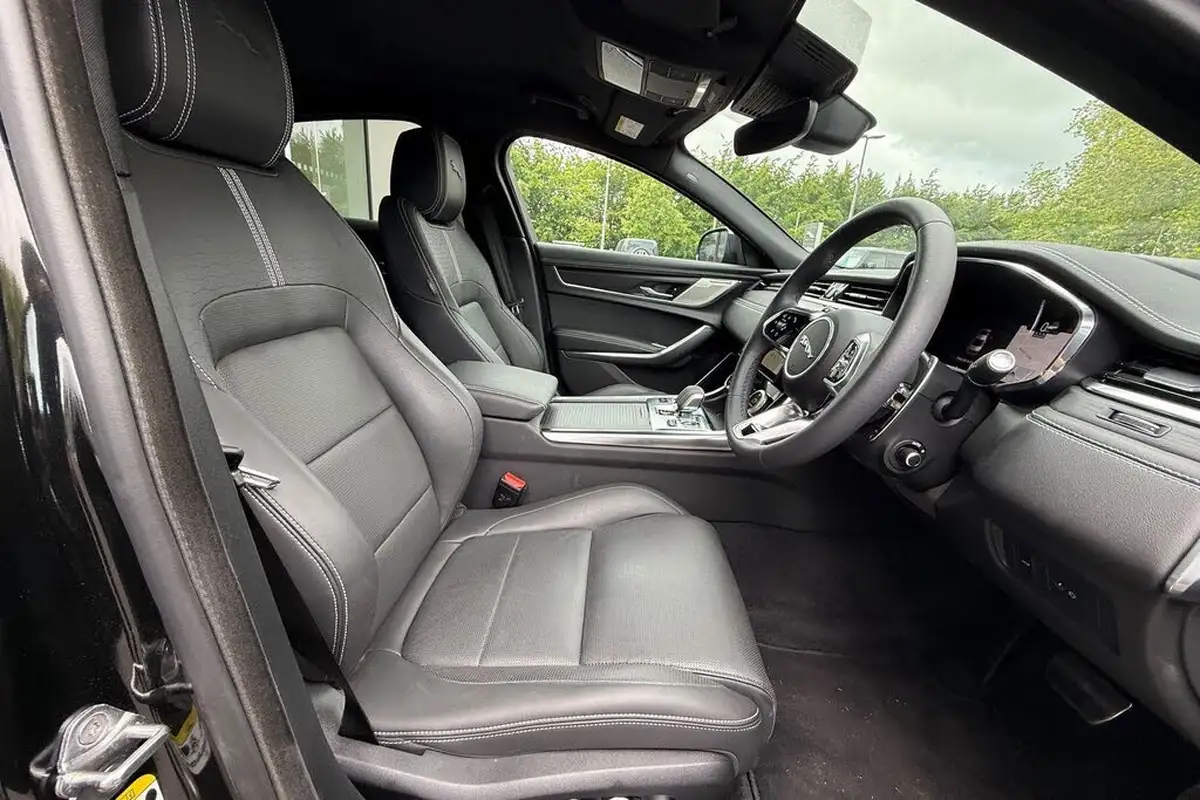 2024-jaguar-xf-20-p300-300-sport-saloon-4d-big-8
