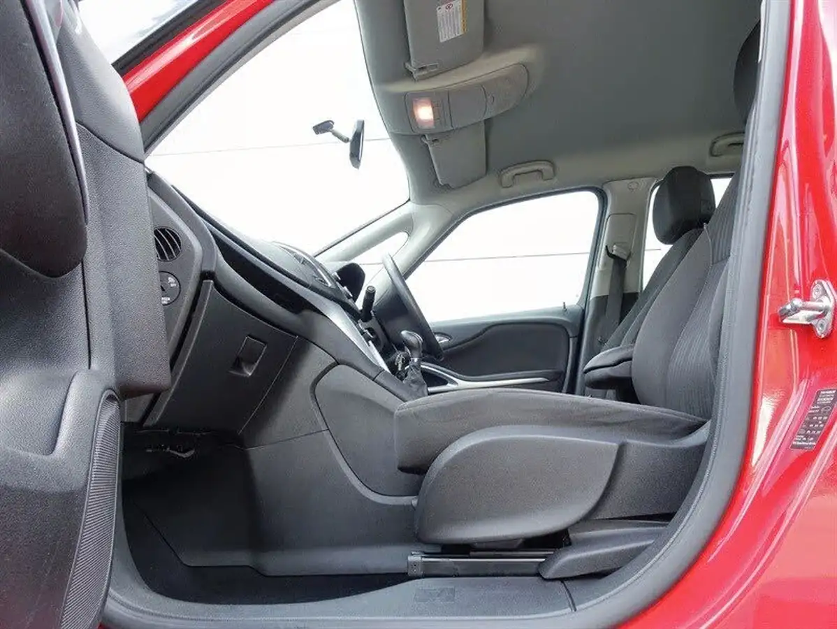 2014-vauxhall-zafira-tourer-14-exclusiv-big-10