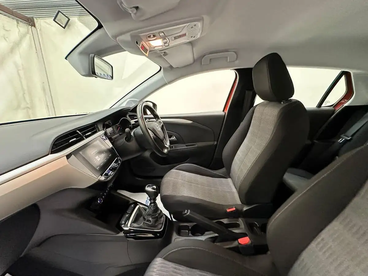 2020-vauxhall-corsa-15-turbo-d-se-nav-big-24