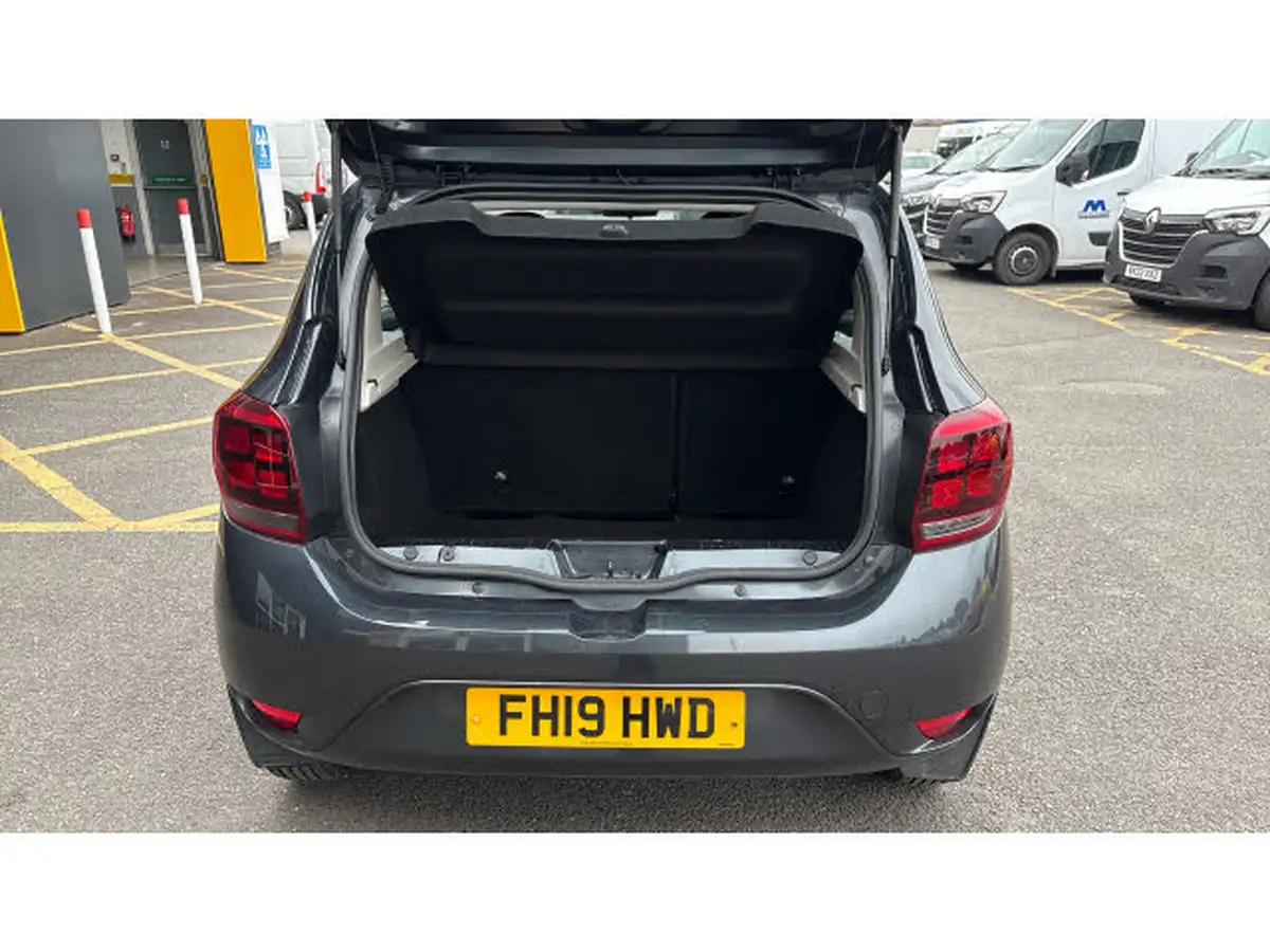 2019-dacia-sandero-10-sce-essential-big-3