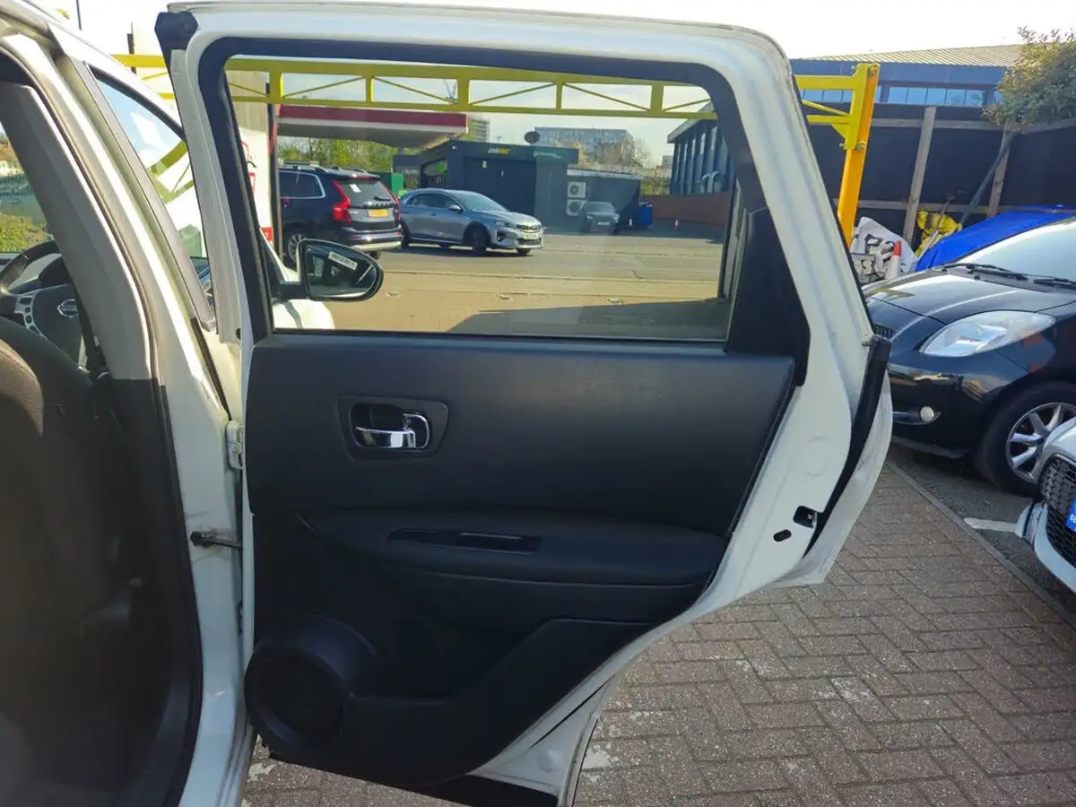 2012-nissan-qashqai-16-n-tec-big-47
