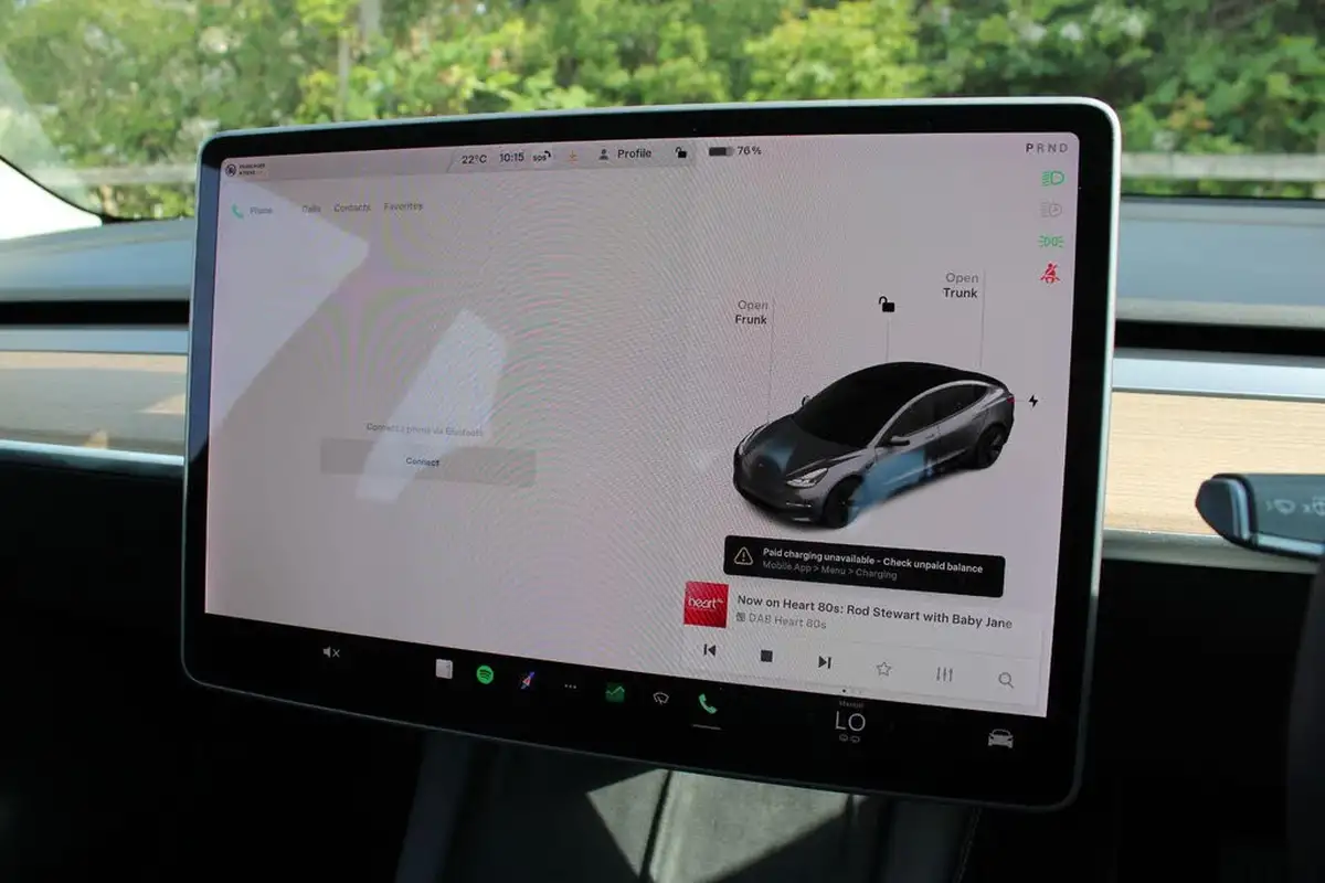 2020-tesla-model-3-e-long-range-big-25