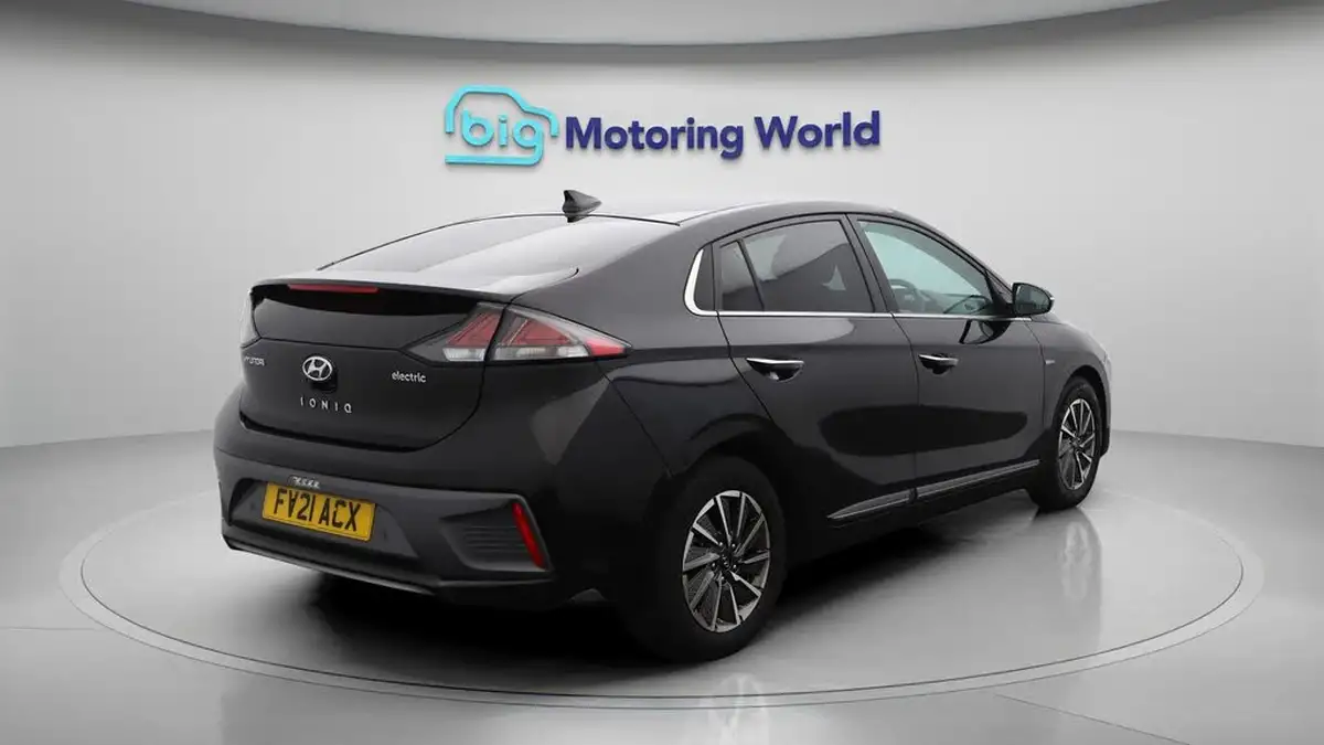 2021-hyundai-ioniq-e-premium-se-electric-100kw-big-7