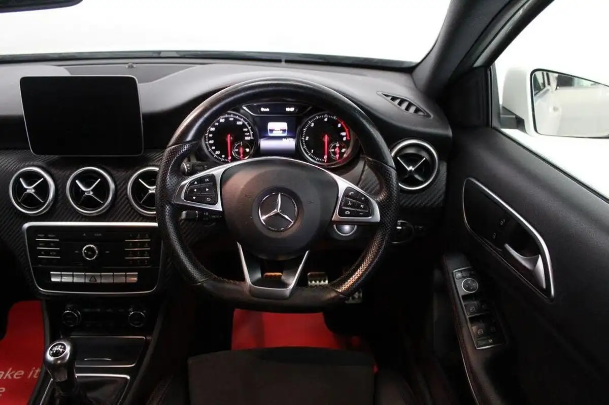 2017-mercedes-benz-a-class-15d-a180d-amg-line-ss-big-43