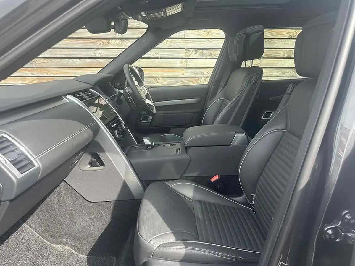 2023-land-rover-discovery-30-d300-dynamic-hse-big-18
