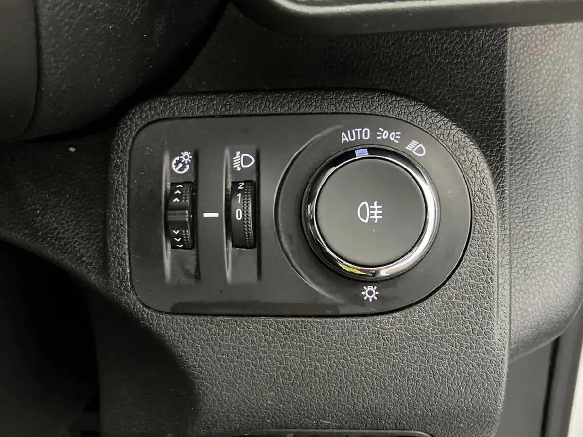 2021-vauxhall-combo-15cdti-edition-2300-100pseu6dt-l2h1-panel-big-34
