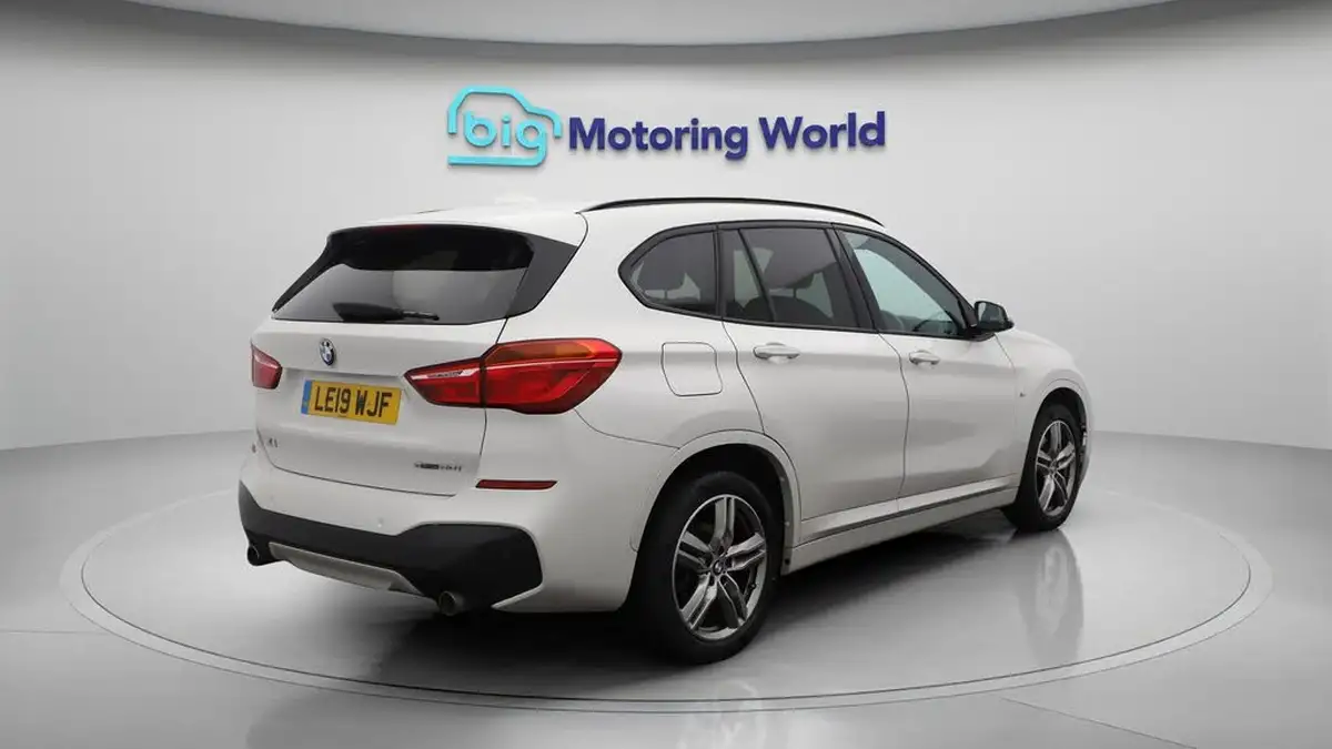 2019-bmw-x1-20-sdrive20i-m-sport-big-7
