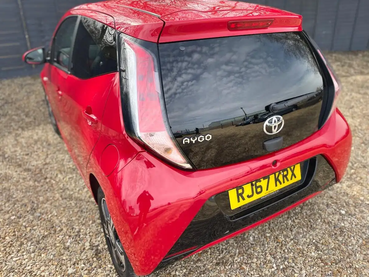 2018-toyota-aygo-10-vvt-i-x-clusiv3-71bhp-big-15