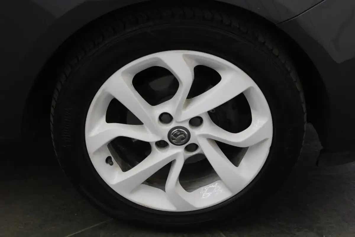 2015-vauxhall-corsa-14-sting-3d-big-11