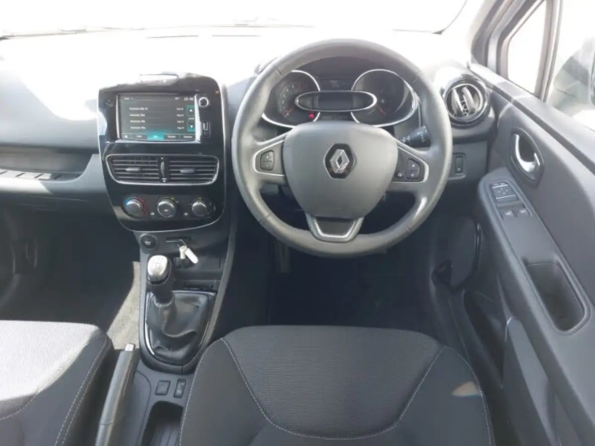 2019-renault-clio-09-tce-iconic-90ps-big-6