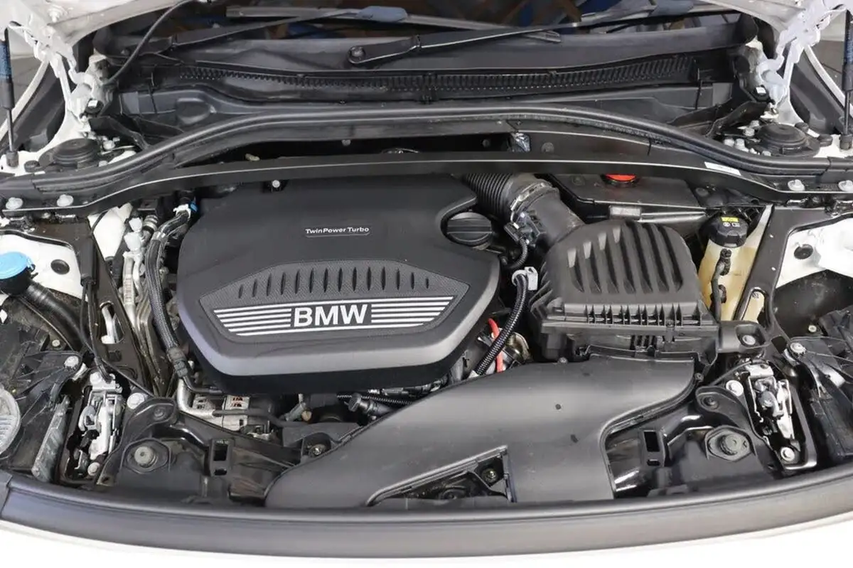 2021-bmw-1-series-20td-118d-se-lcp-big-16