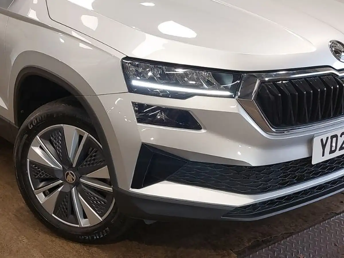 2023-skoda-karoq-15-tsi-se-drive-dsg-big-8