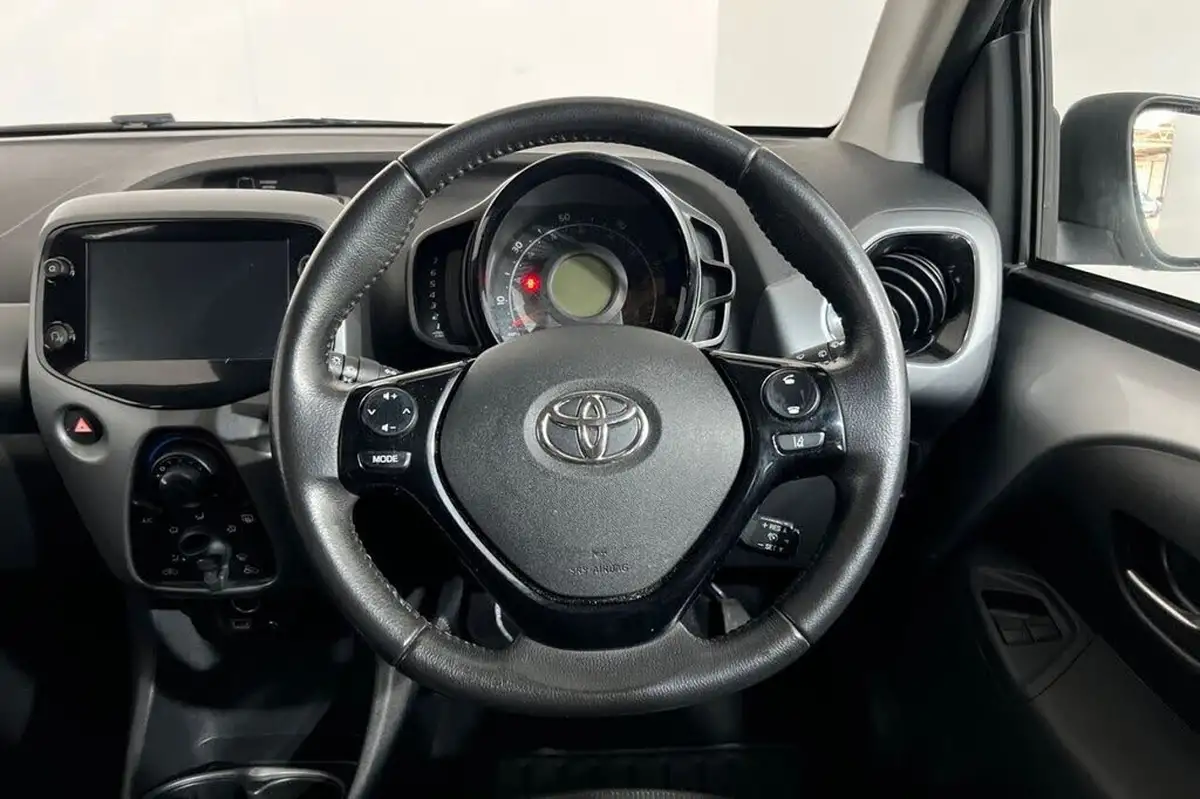 2021-toyota-aygo-10-vvt-i-x-play-tss-big-14